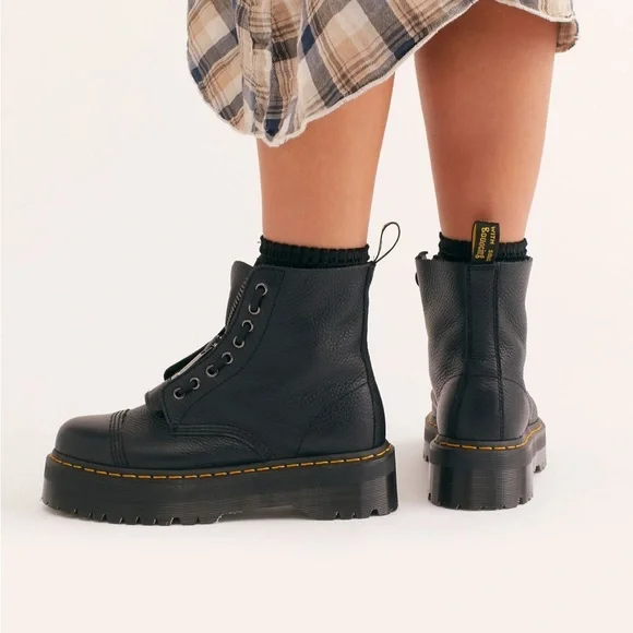 Doc Marten’s Sinclair Zip Front boots size 8 / 38 - Picture 2 of 5